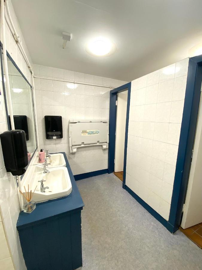 The County Hotel - Self Check-In, Ultra Fast Wi-Fi, Free Parking, Central Location セルカーク エクステリア 写真