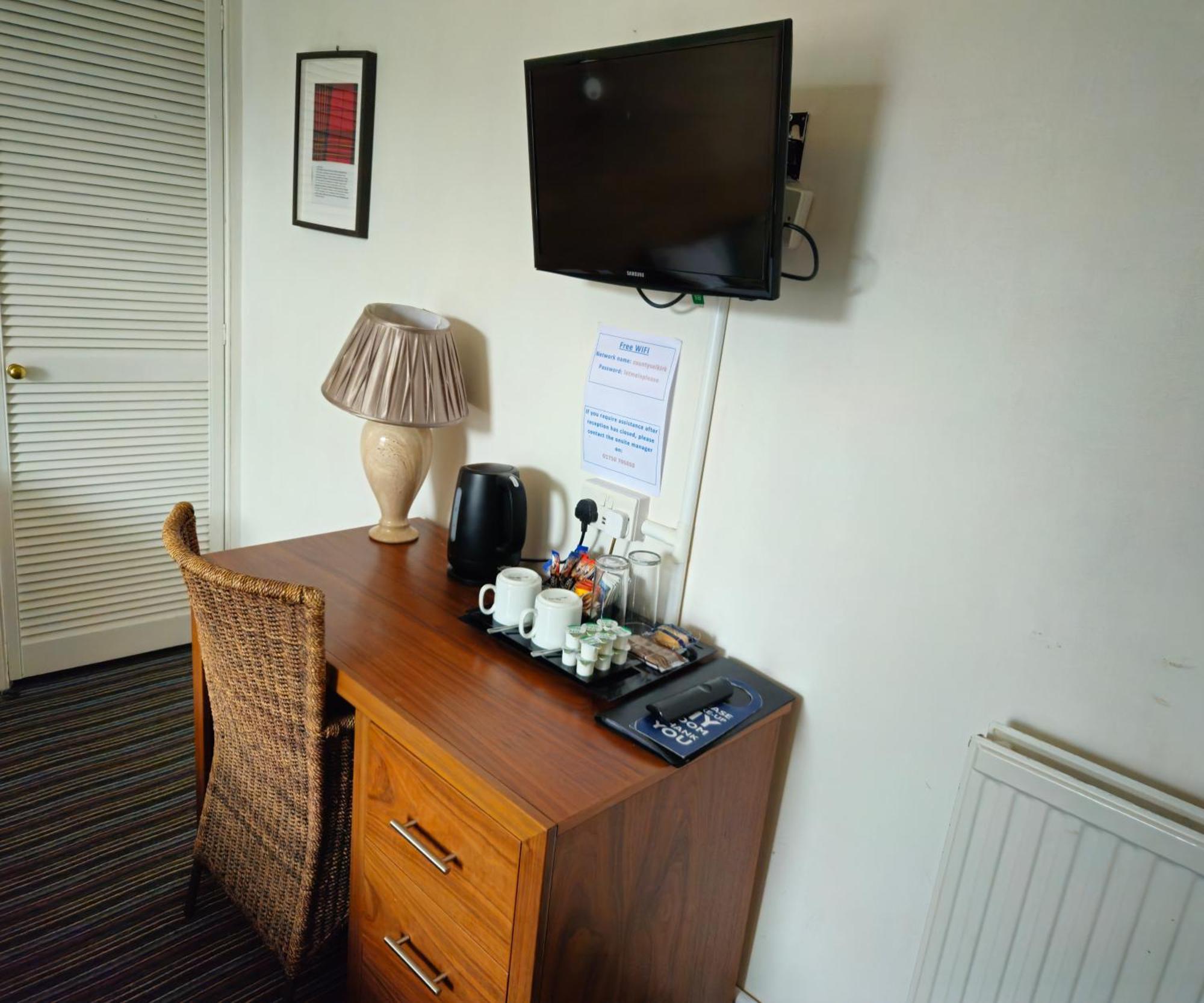 The County Hotel - Self Check-In, Ultra Fast Wi-Fi, Free Parking, Central Location セルカーク エクステリア 写真