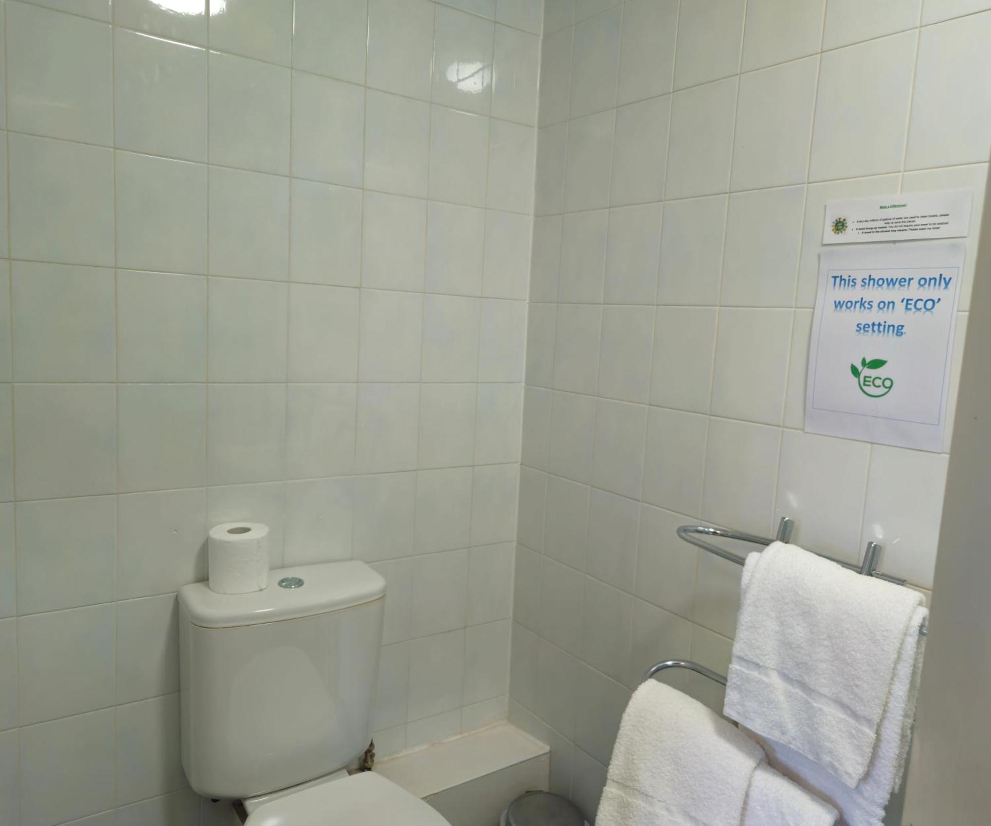 The County Hotel - Self Check-In, Ultra Fast Wi-Fi, Free Parking, Central Location セルカーク エクステリア 写真