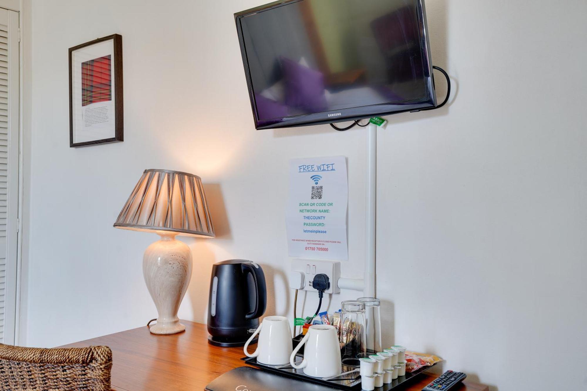 The County Hotel - Self Check-In, Ultra Fast Wi-Fi, Free Parking, Central Location セルカーク エクステリア 写真