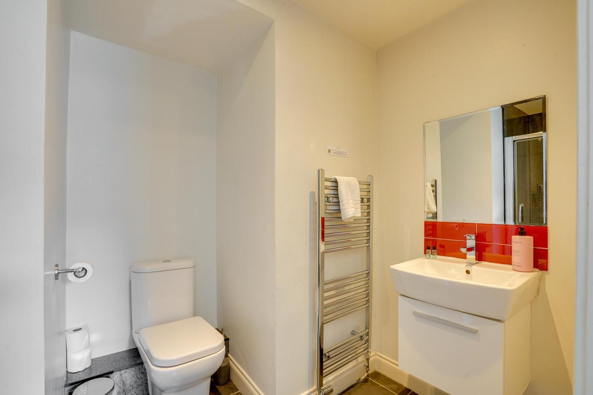 The County Hotel - Self Check-In, Ultra Fast Wi-Fi, Free Parking, Central Location セルカーク エクステリア 写真