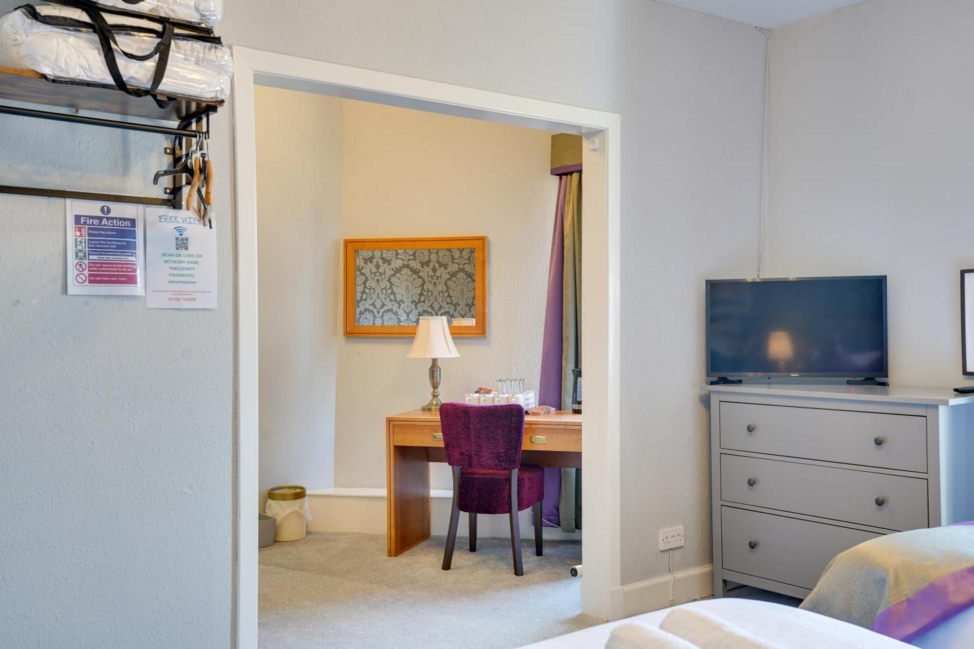 The County Hotel - Self Check-In, Ultra Fast Wi-Fi, Free Parking, Central Location セルカーク エクステリア 写真