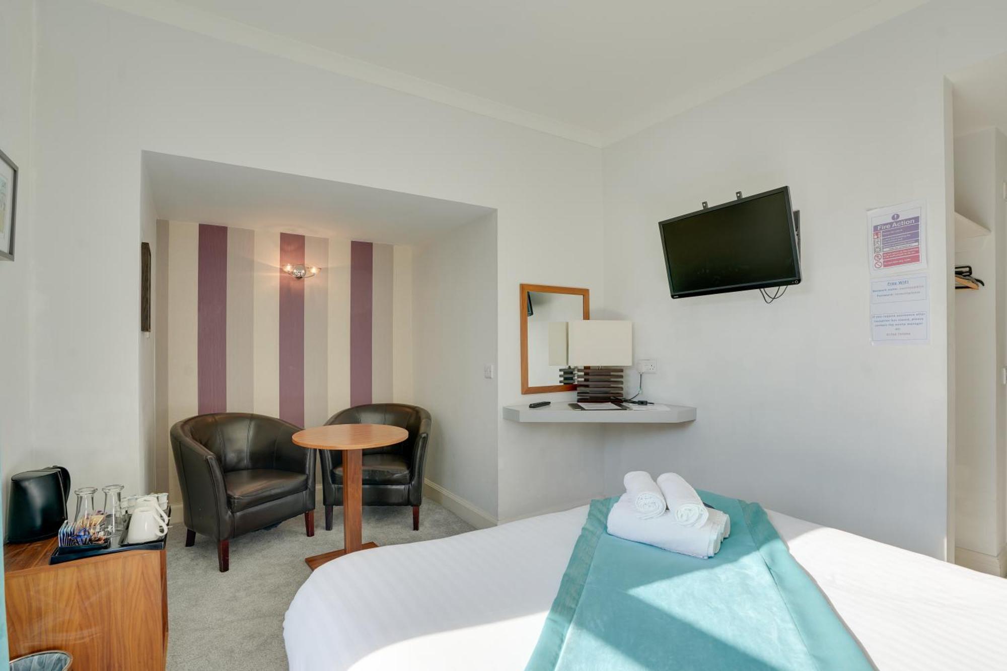 The County Hotel - Self Check-In, Ultra Fast Wi-Fi, Free Parking, Central Location セルカーク エクステリア 写真